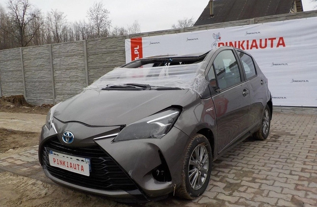 Toyota Yaris cena 18900 przebieg: 94143, rok produkcji 2017 z Września małe 254